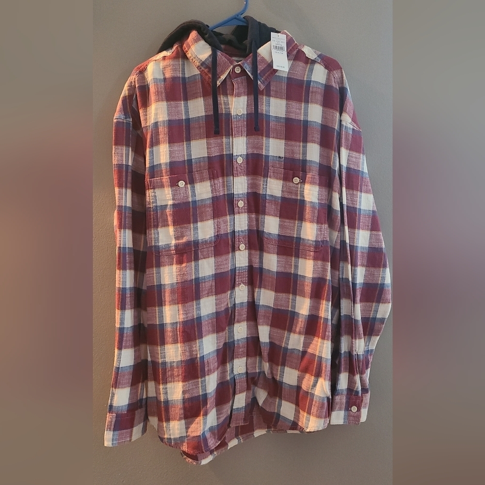 🆕️‎ American Eagle flannel with hood button down XLT